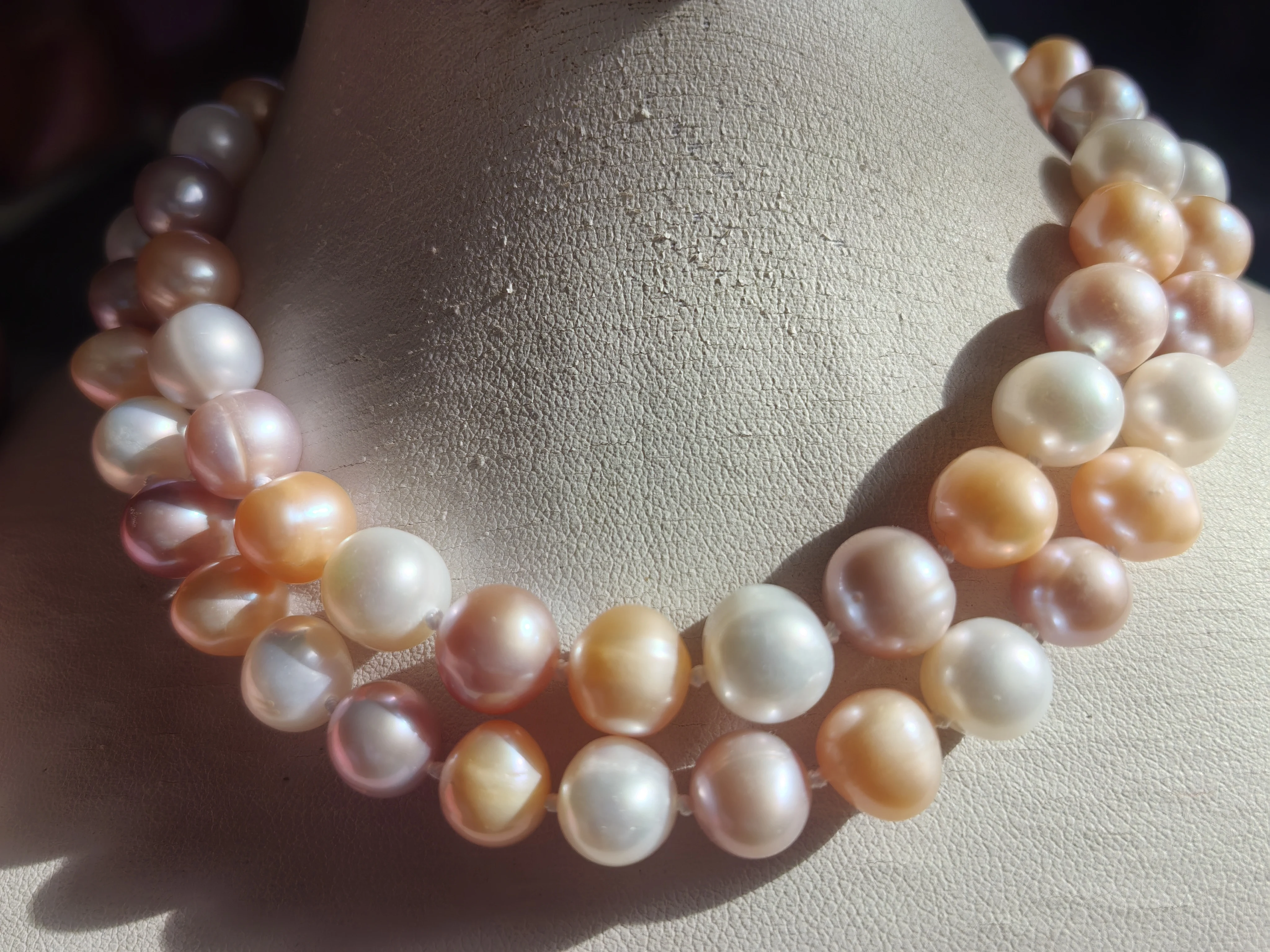 

2 rows Genuine 9-10mm Natural Multicolor Pearl Necklace 17-18in AAA 14k gold clasp