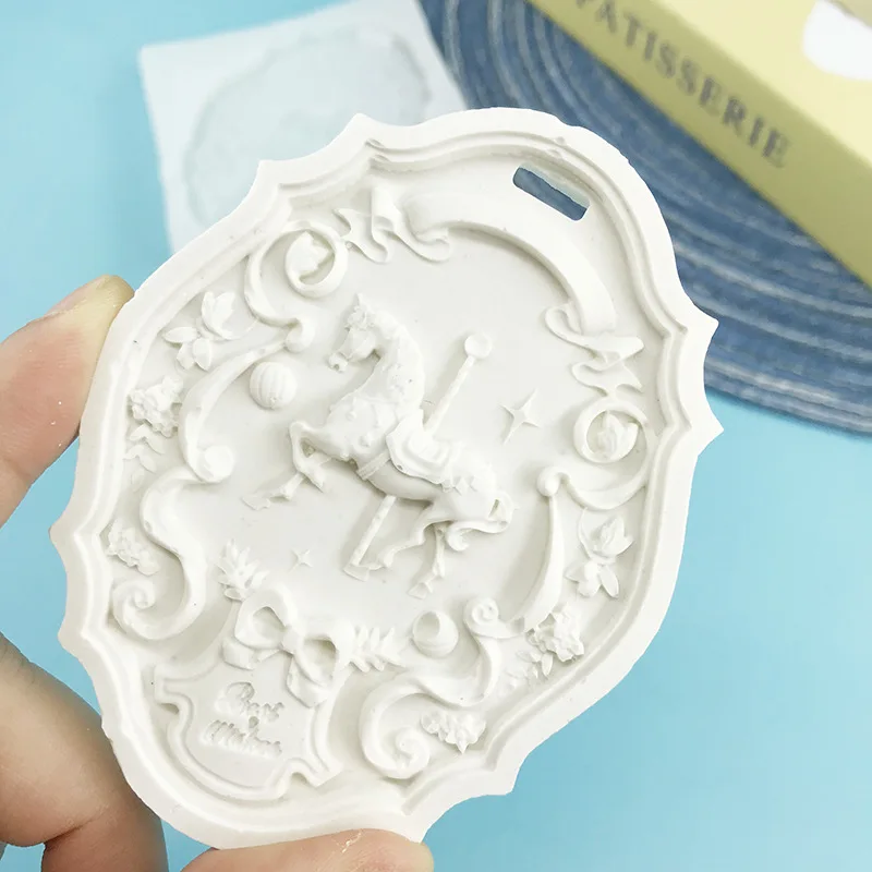 Silicone Mold for Gypsum Relief Carousel Pendant Aroma Gypsum Hanging Tagging Fondant Cake Chocolate Ornaments Baking Tool