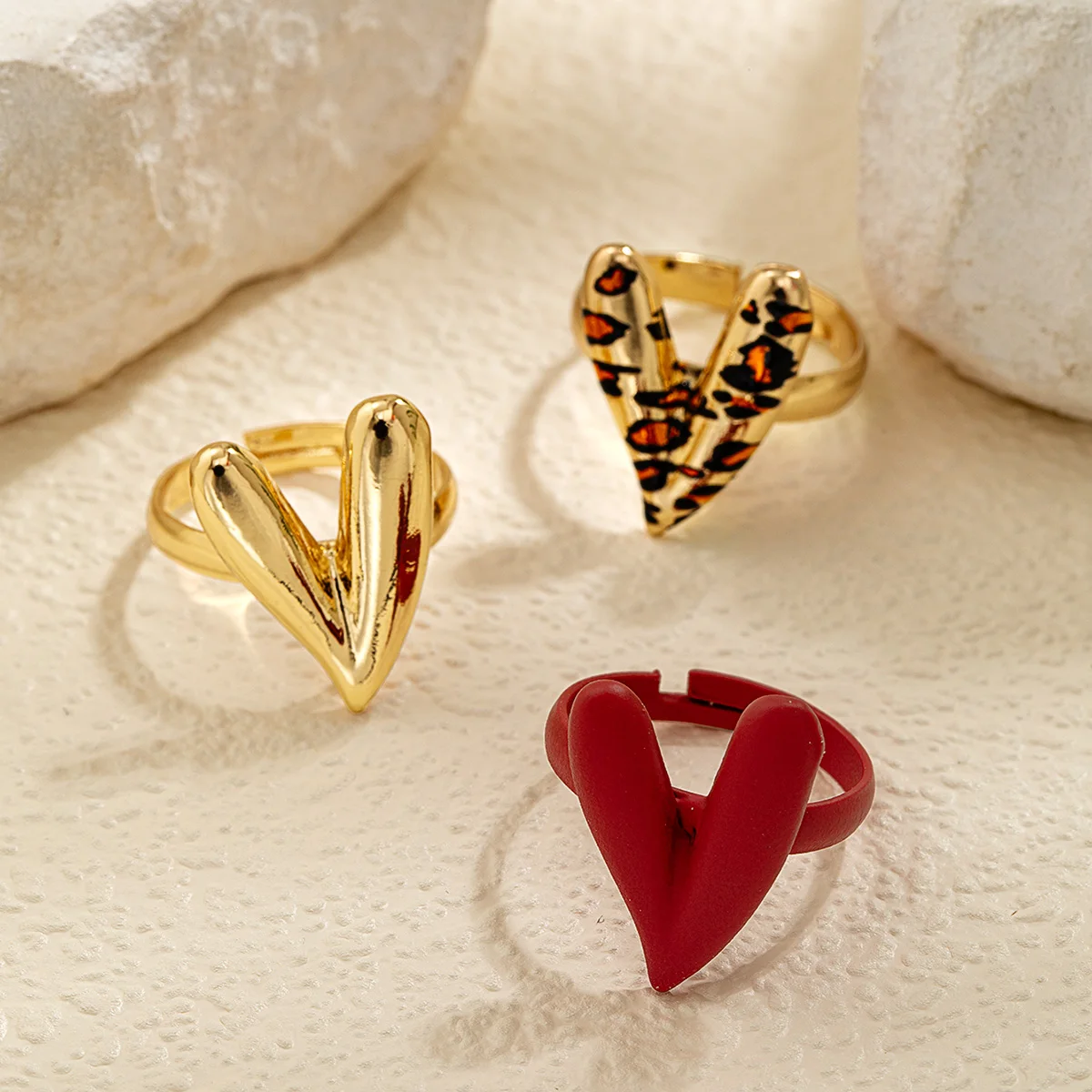 Fashionable and personalized leopard print heart-shaped red baked paint peach heart adjustable women's ring
