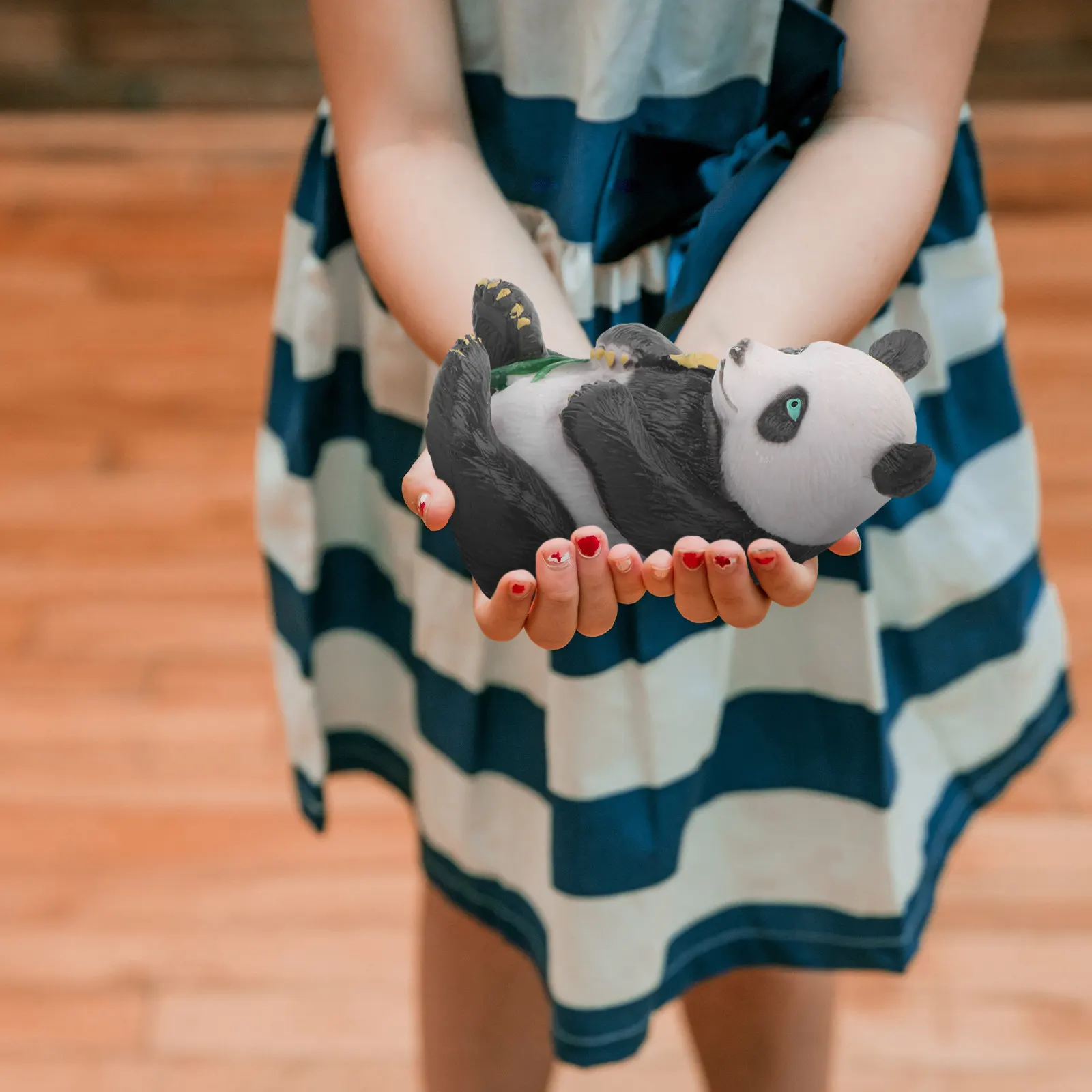 

1Pcs Panda Handcrafted Art Animal Kindergarten Decoration Lifelike Cute Animal Craft Gift Training Aid