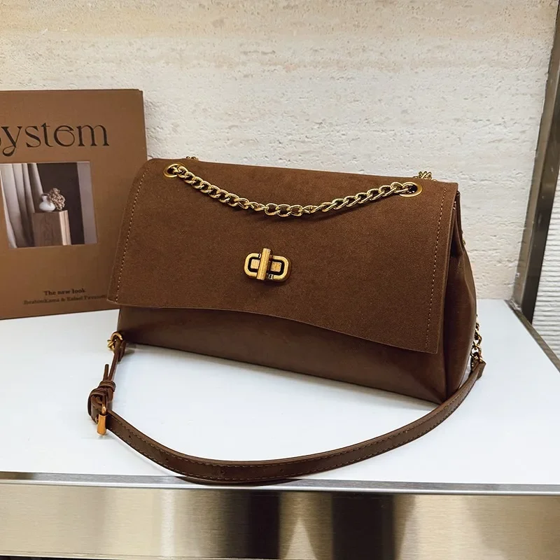 حقيبة كروس بمفصلات حركية تتميز بإغلاق مغناطيسي ناعم وصامت للاستخدام الحضري بدون جهد، مما يزيد من الأناقة الوظيفية #4