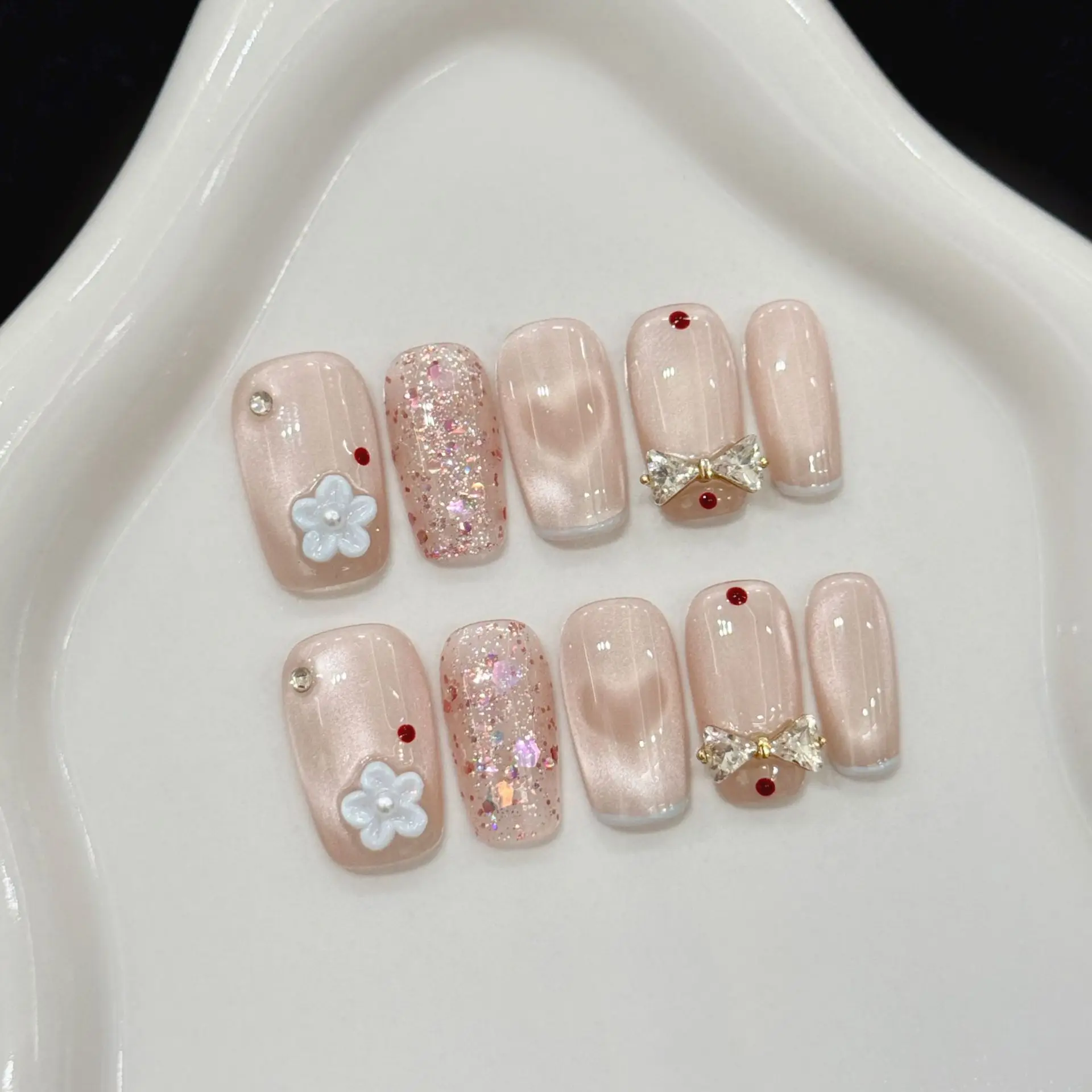 10 pçs glitter amor design artesanal conjuntos de unhas falsas olho de gato curto ballet imprensa em unhas dicas com flor diamante arte do prego falso