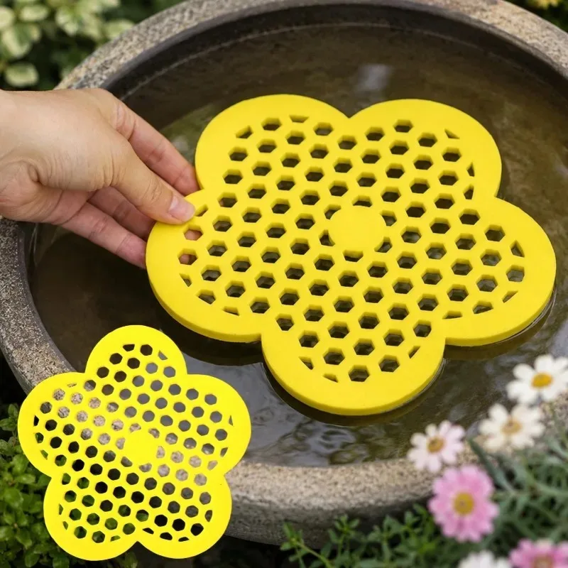 Floating Bee Waterer 20cm Honeycomb EVA Foam Island Butterfly Drinking Station for Garden Pond Outdoor Pollinator Hydration Safe