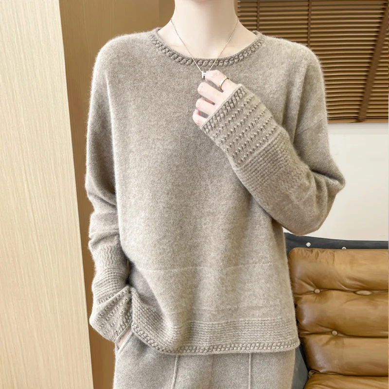 100% wool knitted women's O-neck pullover sweater, comfortable and soft, short, full sleeved women's wool sweater, hot selling