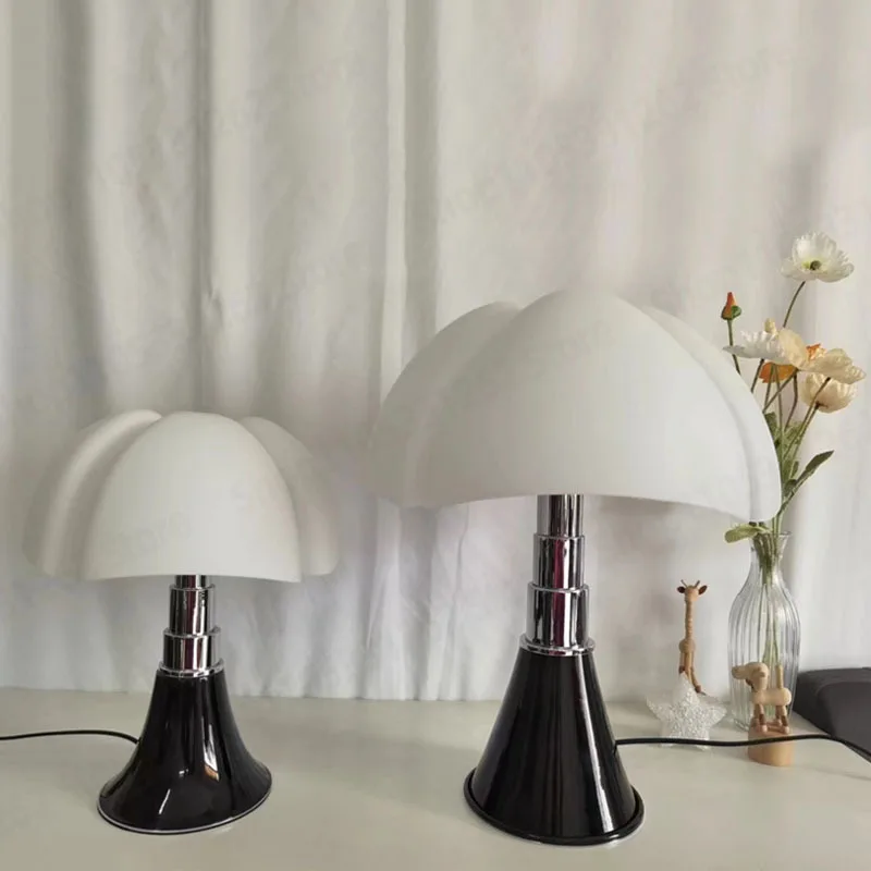 Retro Floral Table Lamp, Vintage Art Bedside Light for Bedroom and Study, Romantic Desk Lamp