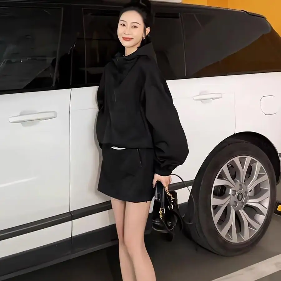 

Комплект из двух предметов: юбка с высокой талией и защитой от солнца, прикрывающая бедра, и топ в корейском стиле, размеры 240+ (для полных женщин)