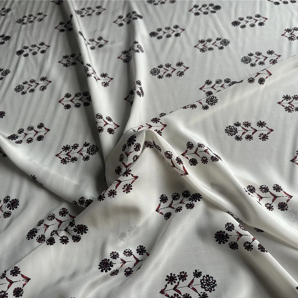 

1 метр, 100% шелк шелковицы, 18 момме, креповая шелковая ткань, белая, с цветочным принтом, 140 см, ширина 55 дюймов, по дворам, JJ634