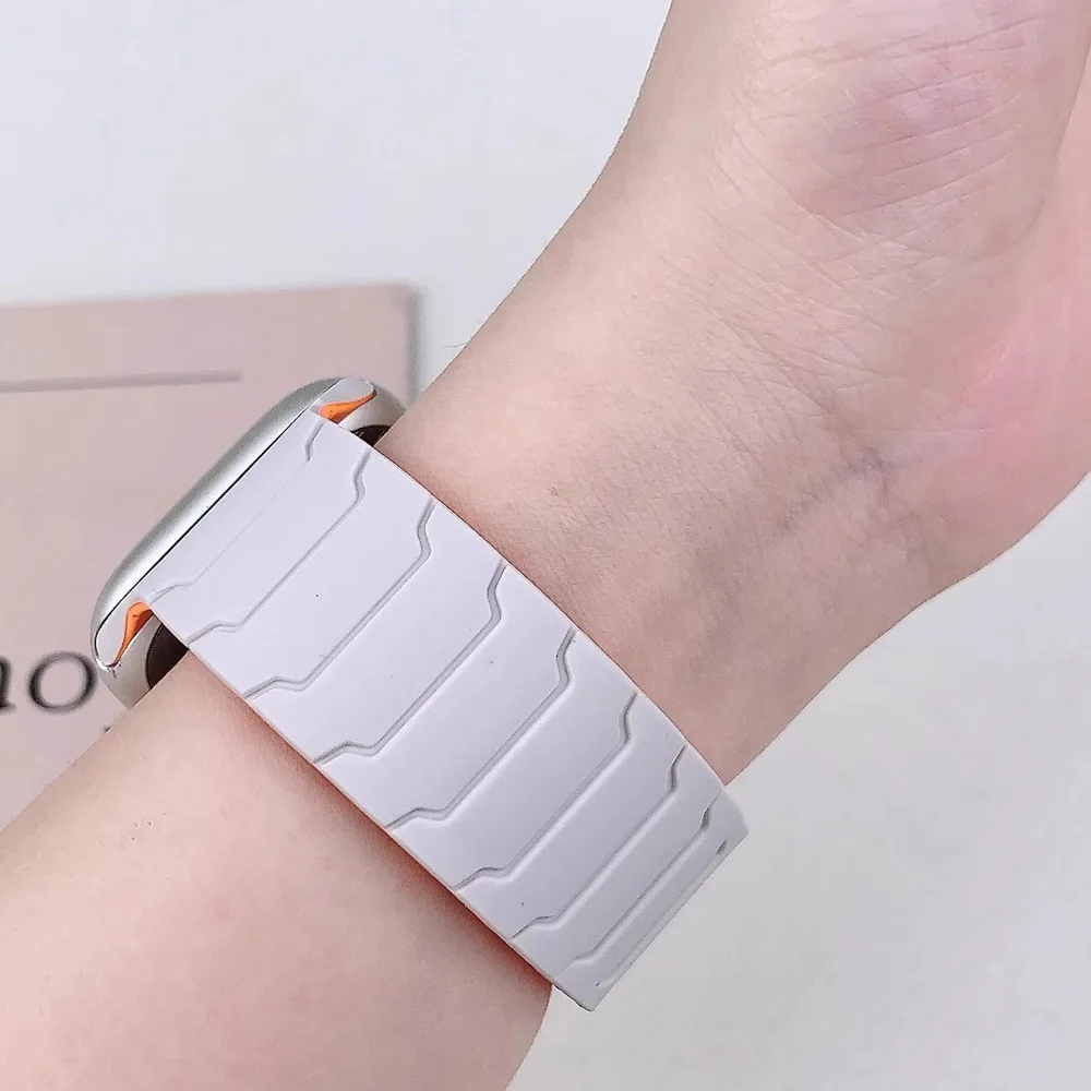 สายแม่เหล็กสำหรับ Apple Watch ขนาด 46 มม. 42 มม. 49 มม. 45 มม. 44 มม. 41 มม. สายซิลิโคนแบบสปอร์ตสำหรับ iWatch Series ultra3 11 10 9 8 7 6 5 SE