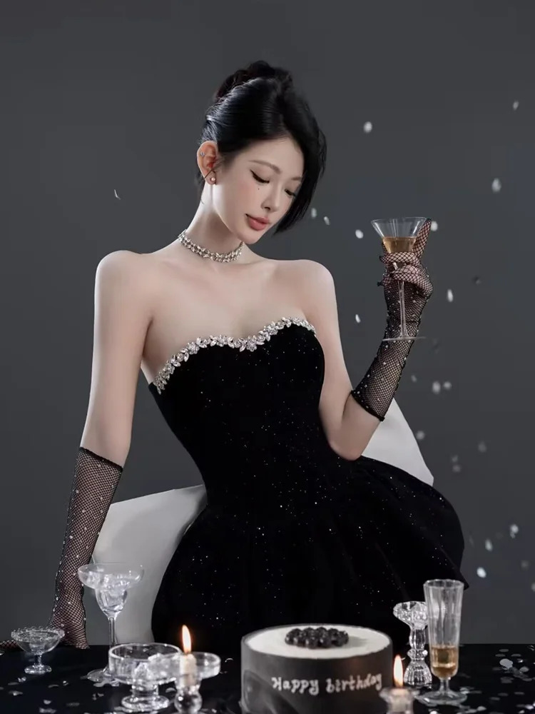 Elegante Costume Nero per Serv - Ethnic Fashion Studio recensione e prezzo
