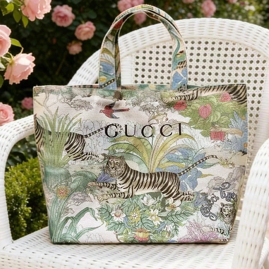 حقيبة غوتشي ميني توت من القماش - مراجعة Luxury Bags Gucci وسعره
