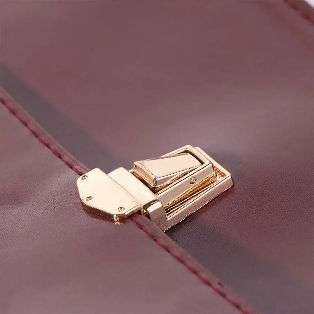 حقيبة كتف بإبزيم كلاسيكي على الموضة من جلد البولي يوريثان بلون سادة حقيبة تحت الإبط للترفيه قابلة للتعديل حقيبة الإبط النسائية