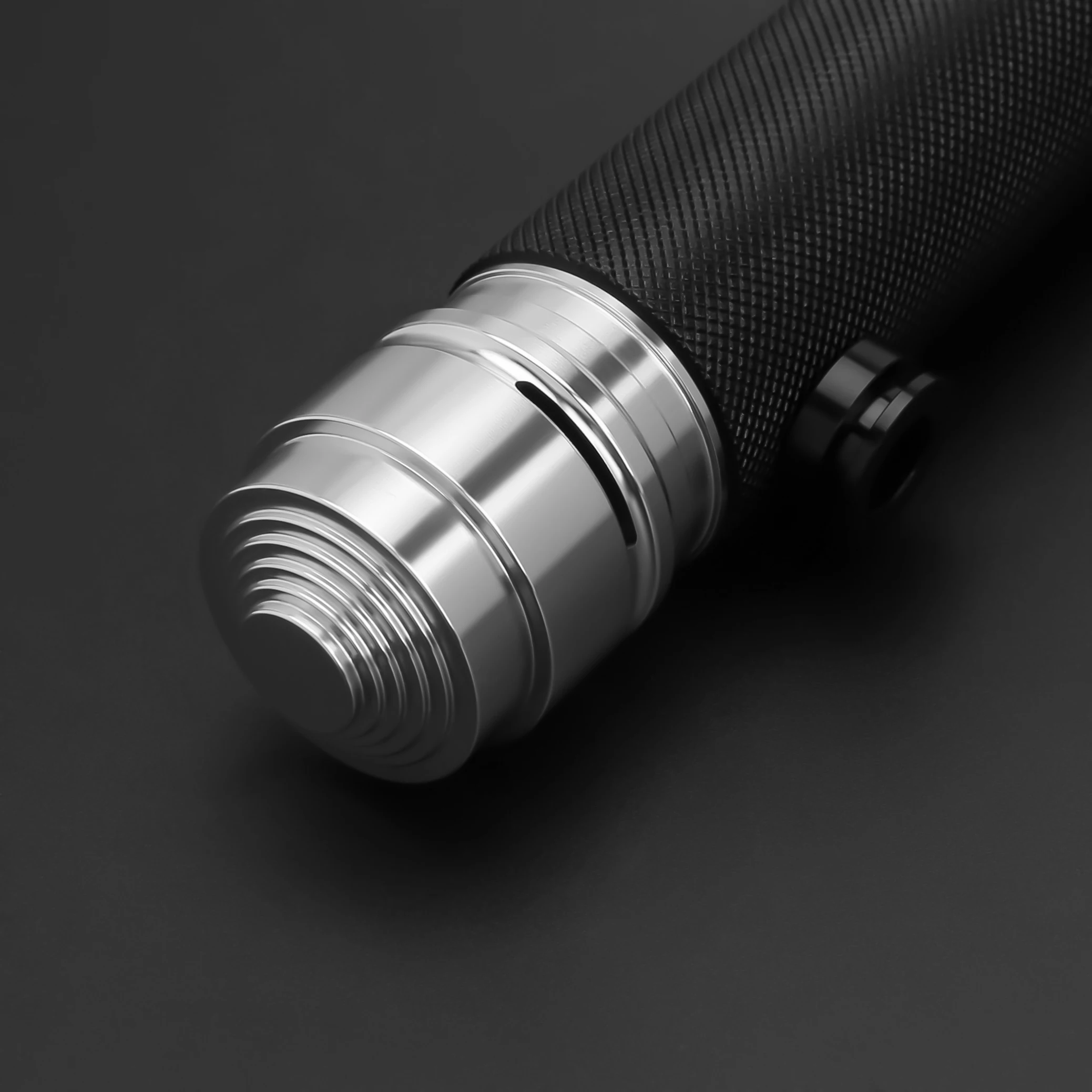 مجموعة TQXSABER كال كوستيس SE من مجموعة Lightsaber المعدنية المقببة الألوان المتغيرة 16 خطوط صوتية قوة جيدي ليزر السيف الناسف ألعاب أطفال