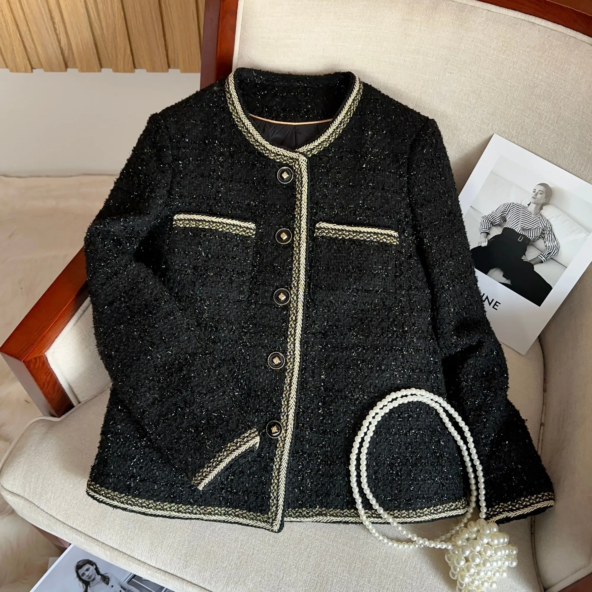 

Новая модель: Утепленный пуховый жилет из ткани Bla Camere Weave в стиле Heavy Industry Fashion, прямой крой, длинный рукав, для ношения под пальто.