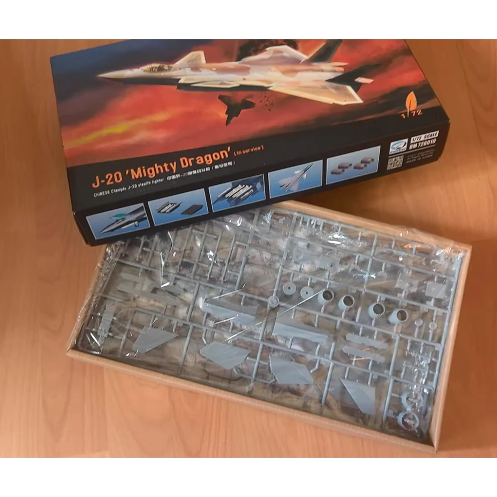 

Dream DM720010 масштаб 1:72 PLA J20 J-20 Mighty Dragon Stealth Fighter самолет реактивная пластиковая сборная модель комплект игрушки