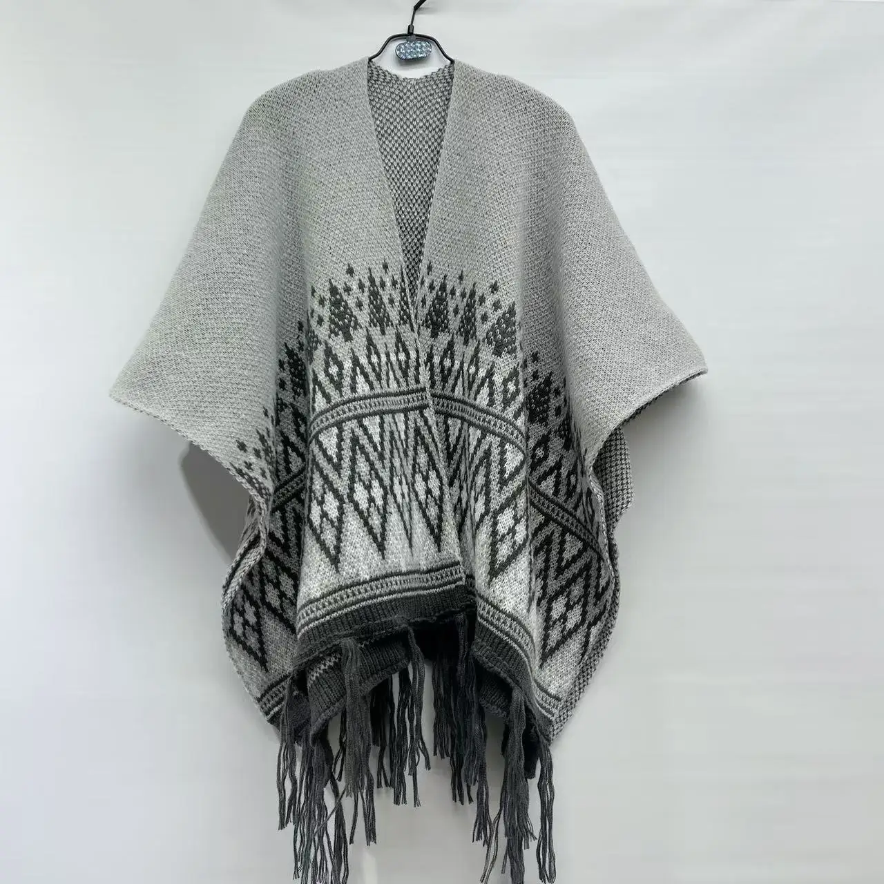 Bohemian Poncho ethnic style double-sided jacquard tassel cape women's autumn new style Claok scarf 1