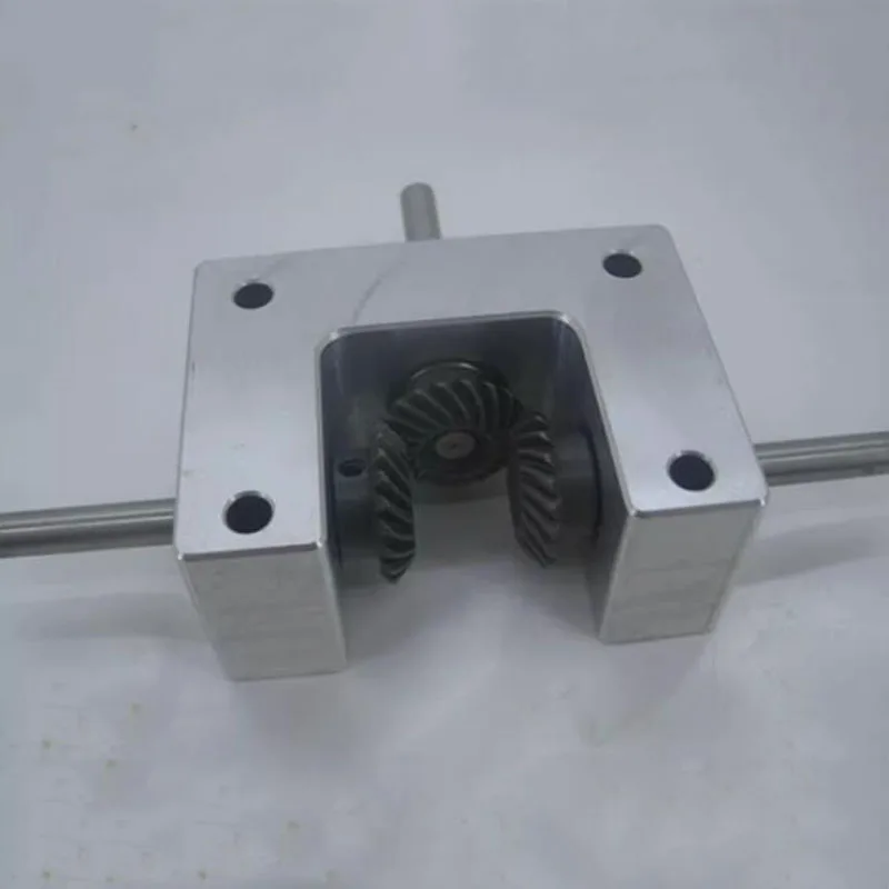 Shaft diameter 6/8/10mm90-degree differential assembly transmission 1:1 spiral bevel gear small dual output shaft converter