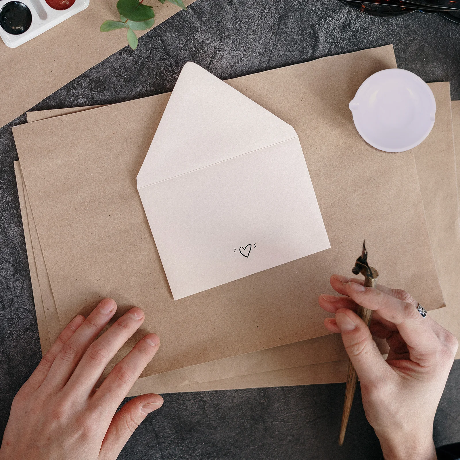 1pc Ink Dish Plastic Ink Plate Calligraphy Brush Holder Round Smooth Edge Easy Clean Durable Study Stationery Home Office Tool