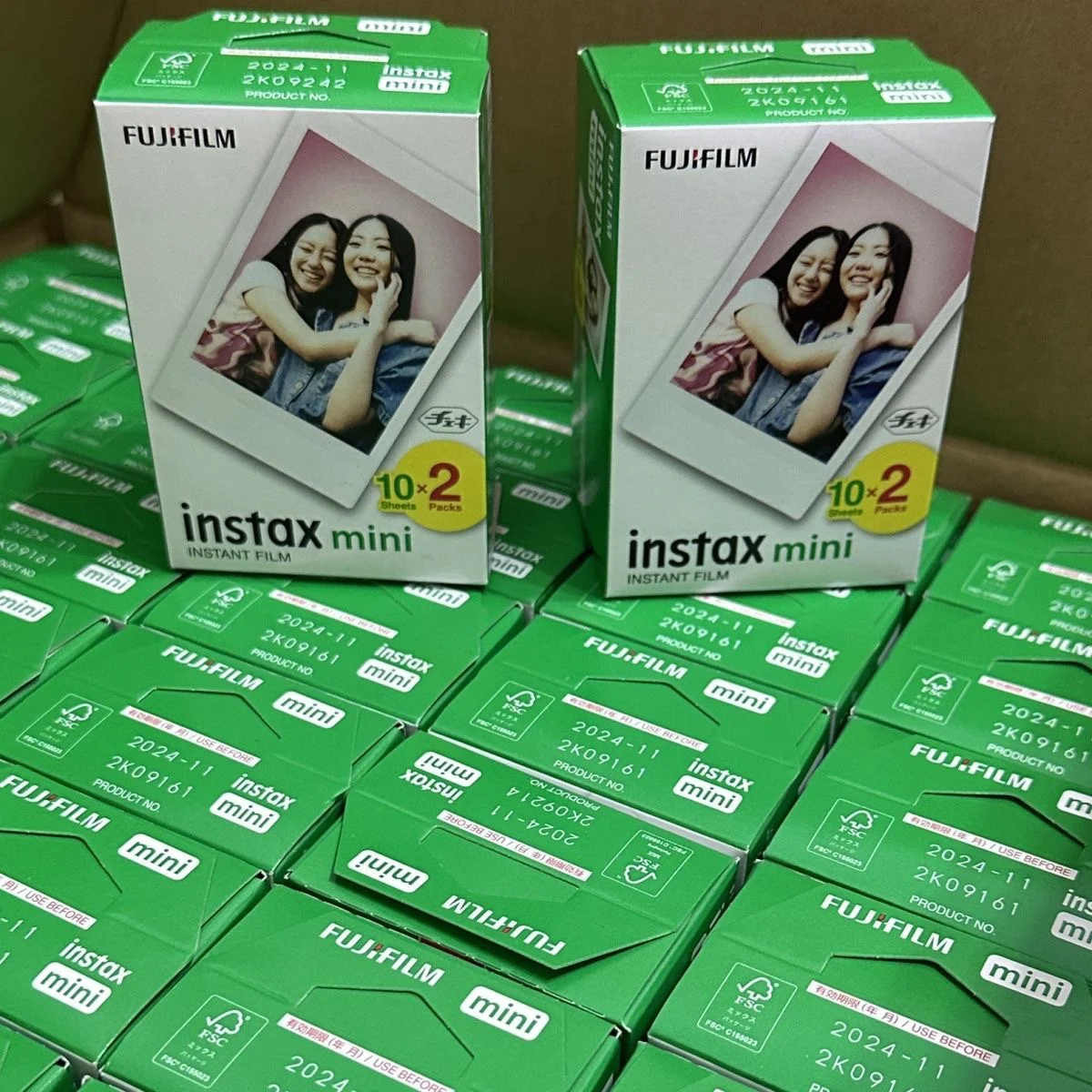 Imagem -04 - Original Fujifilm Instax Filme Quadrado Papel Fotográfico Instantâneo 10100 Folhas para Mini11 Mais 7c 25 7s 90 12 40 Link2 Impressora Instax