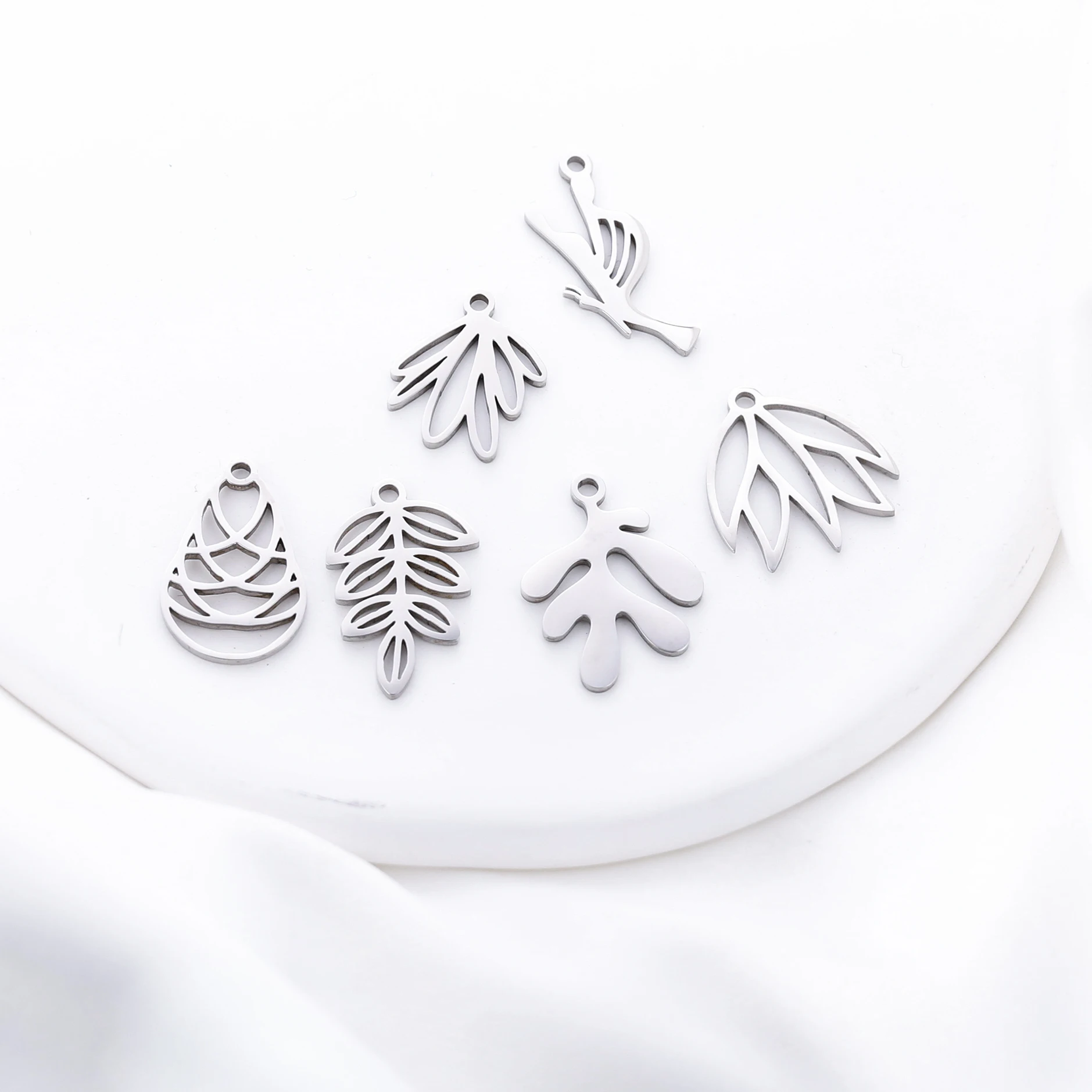 5 stücke Edelstahl Geometrie Charms Baum Blatt & Feder & Schmetterling Anhänger Für Die Herstellung Von Ohrringen DIY Schmuck Zubehör Großhandel – Detail 6