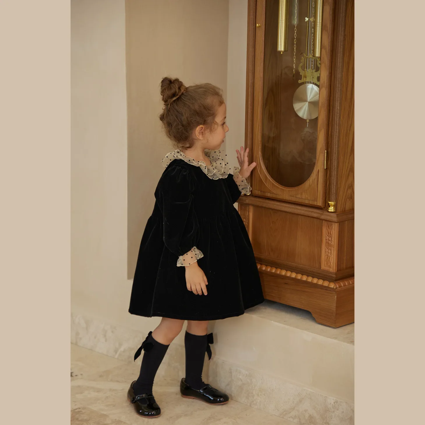 

2023 French vintage children's dress dress Hepburn style velvet dress long sleeve girl dress1 3 5 7 9 15Y