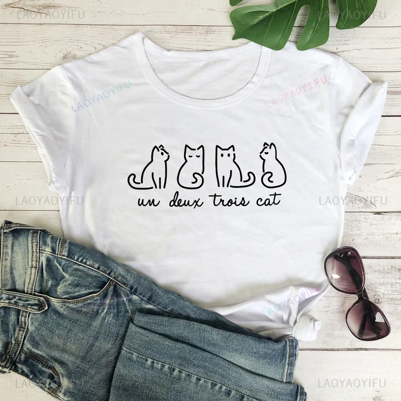 Fun Mom Cat Gift T-shirt Spring/Summer Fashion Casual Short Sleeve Cat Funny Graphic T-shirt, Cute Pair of Three Cat Ladies Top