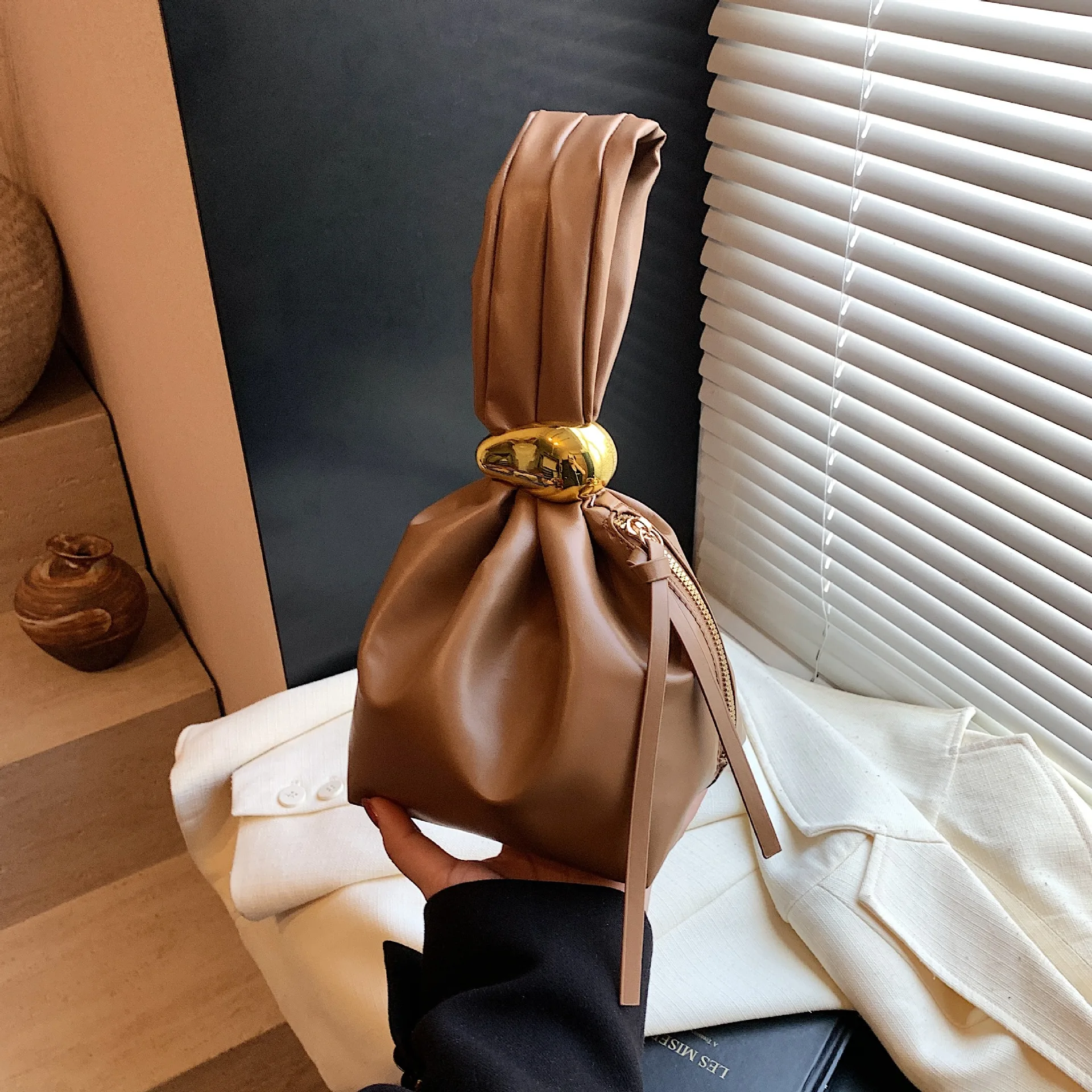Trend niche design pleated bucket women's bag casual handbag