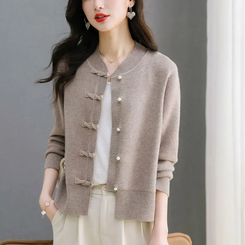 

Women's Autumn Winter Solid Color Button Long Sleeve Sweater Knitted Cardigan Coats Casual Elegant Embroidered Flares Tops