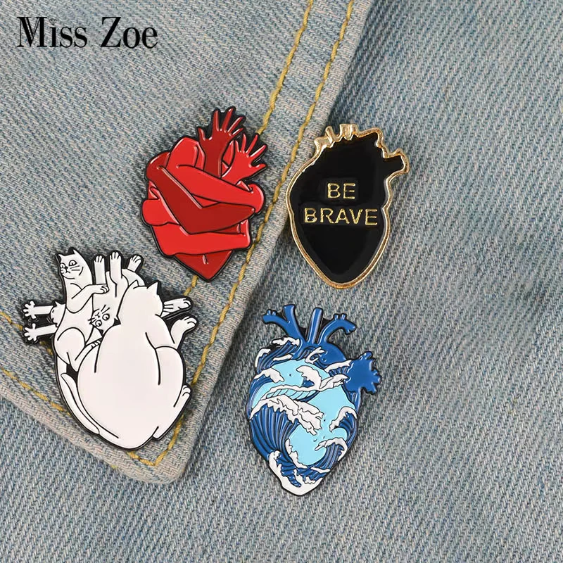 Freedom Heart Enamel Pin Starry Heart Brave Cats Bloodthirsty Hug Brooches Bag Clothes Lapel Pin Badge Jewelry Gift Doctor