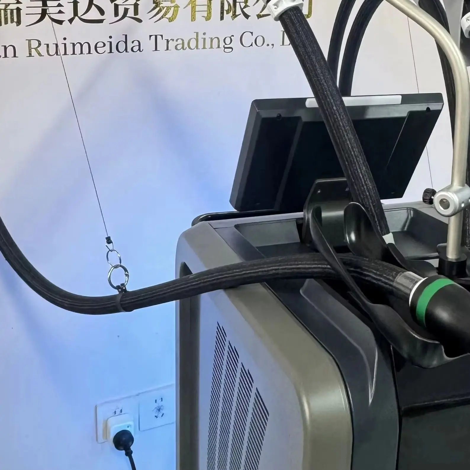 

Профессиональный аппарат для контурной пластики тела 3-в-1 с функцией холодной волны, для подтяжки и лифтинга кожи, оборудование для салонов красоты