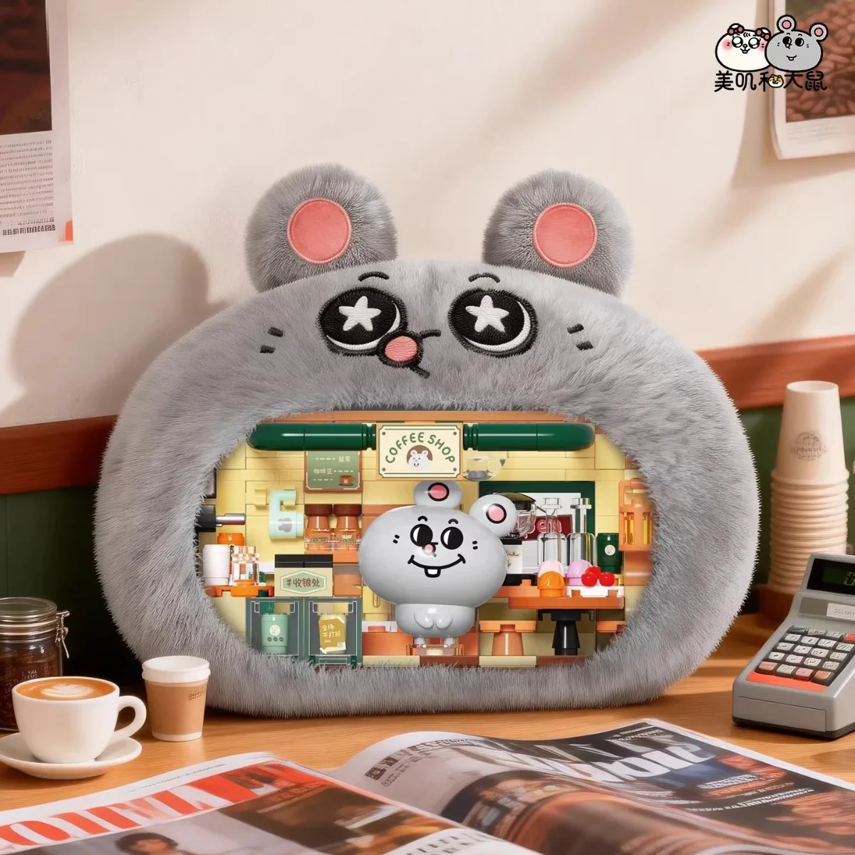 

Оригинальные милые конструкторы-мышечки: Кофейня, фотостудия, уличный пейзаж. Набор для сборки, украшение для рабочего стола, коллекционные подарки. В наличии.