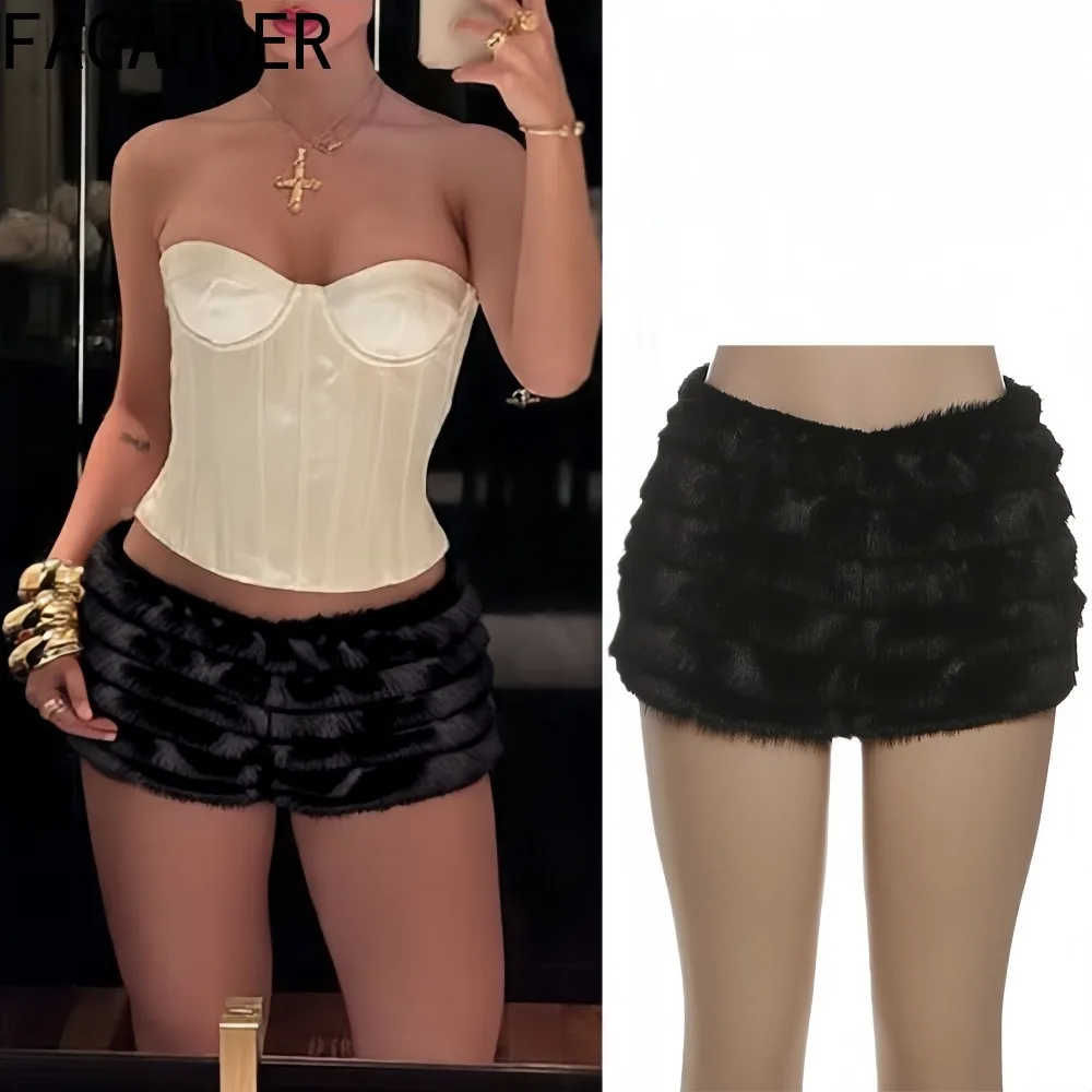 FAGADOER Winter Nieuwe Sexy Bont Patchwork Bodycon Shorts voor Vrouw Effen Kleur laagbouw Shorts Vrouwelijke Y2k Streetwear Bodems 2025
