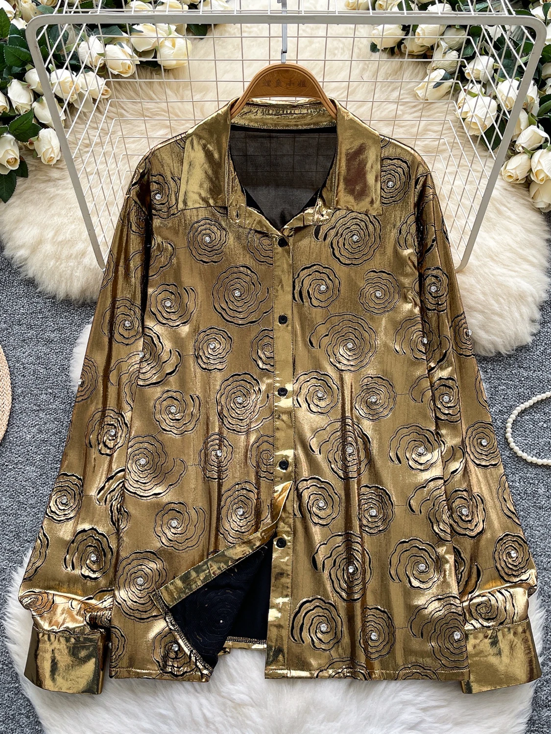 

Faionable Heavy-Du Rhinestone Metal Color Long Sve Women's irt Single Button Base irt 2025 Autumn Season Versatile