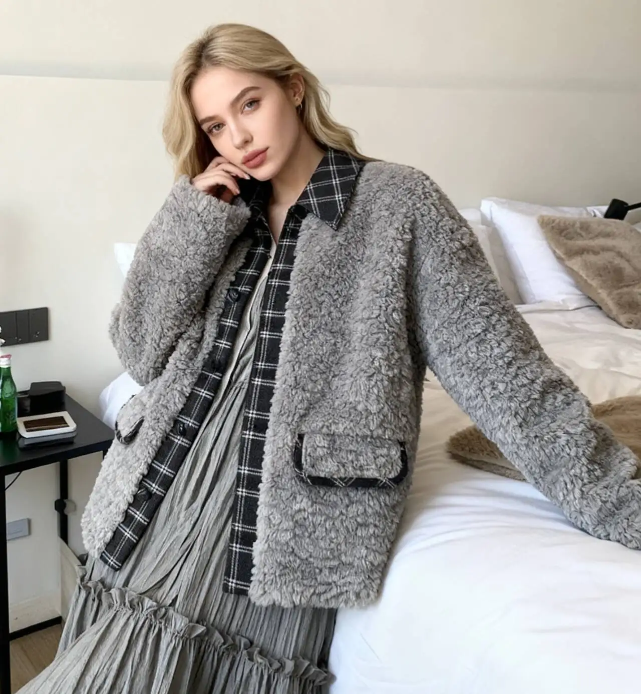 

Parkas Womens Informales Autumn Polyester Velvet Flock Gathered Waistband Sashes Pleated Lace-Up Turtleneck Feminino Lovely 2025