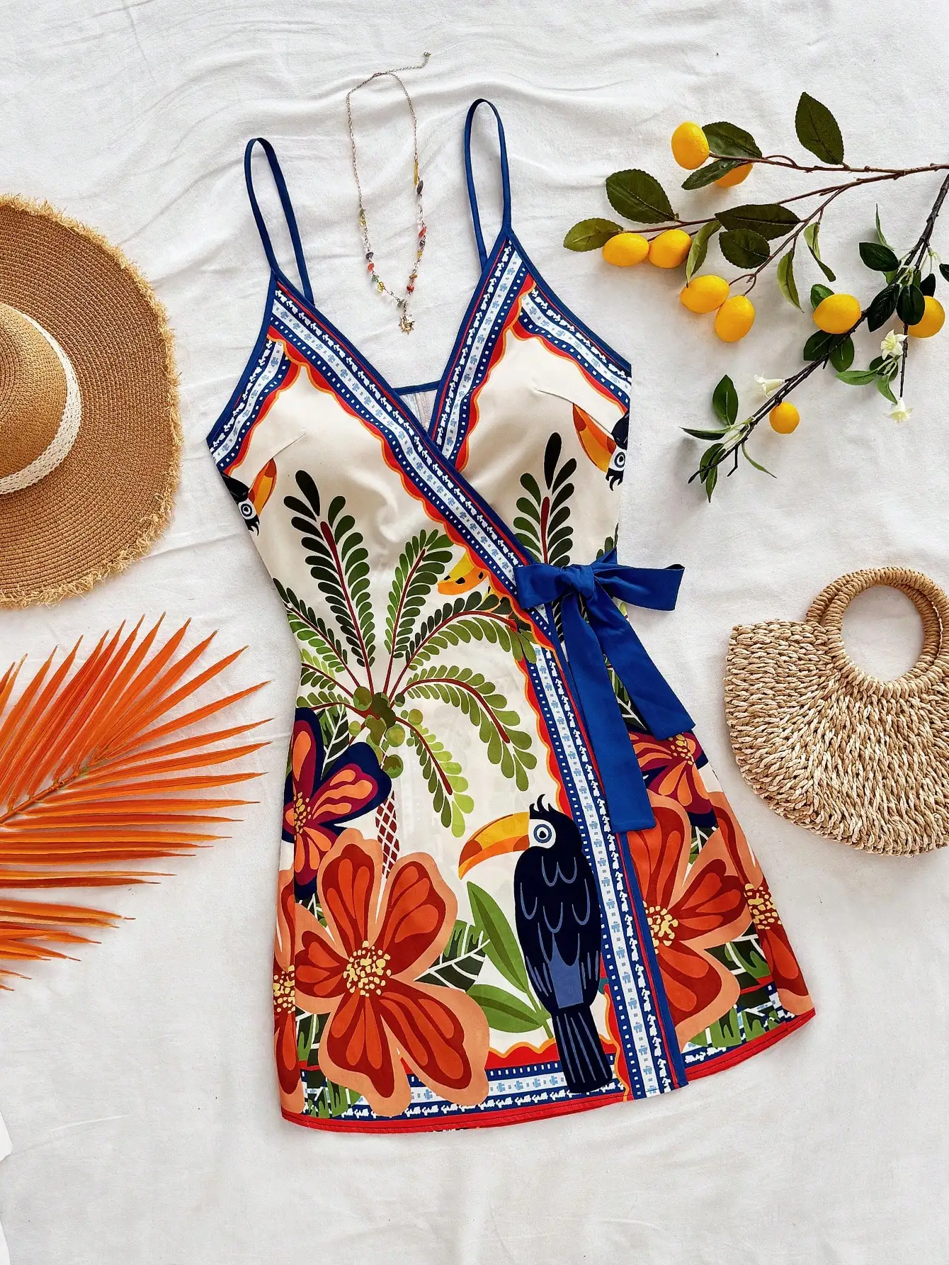 

Женское мини-платье с тропическим цветочным и птичьим принтом, V-образным вырезом, синей отделкой, летний пляжный сарафан