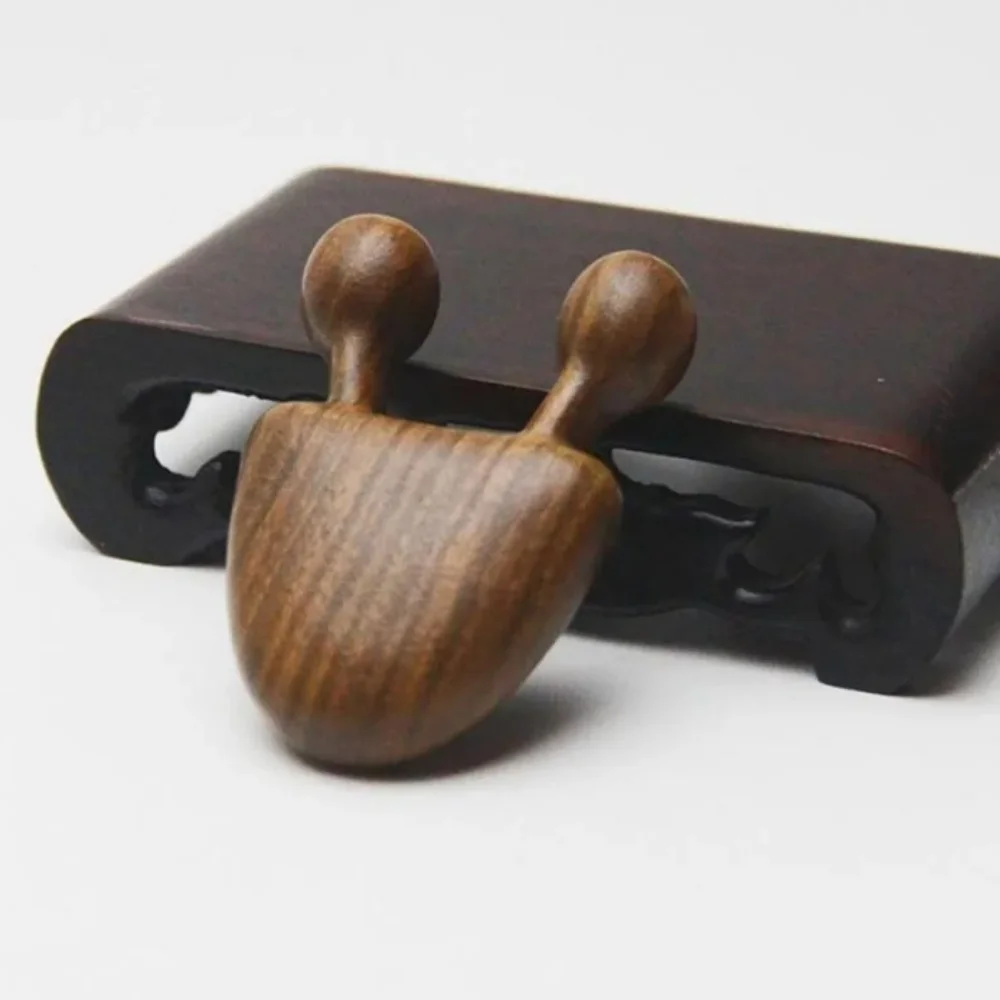 Peine de caracol pequeño para masaje de ojos y nariz, herramienta de masaje Facial Gua Sha, raspador con mango de madera, peine masajeador de sándalo para circulación sanguínea