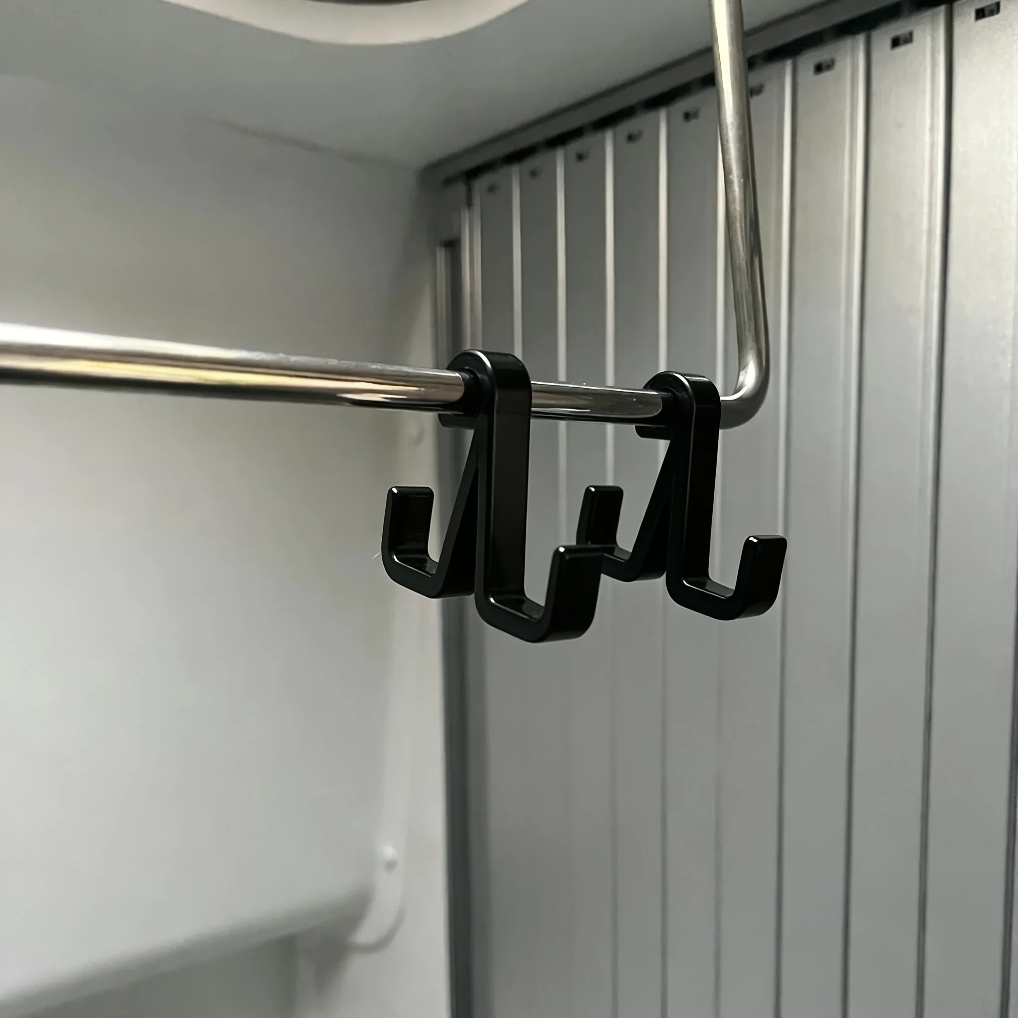 2PCS RV Hooks Hanger, Car Clothes Hanger Rod Hooks, Drill-Free Multifunctional Storage Hooks for Camper Van Camping Car