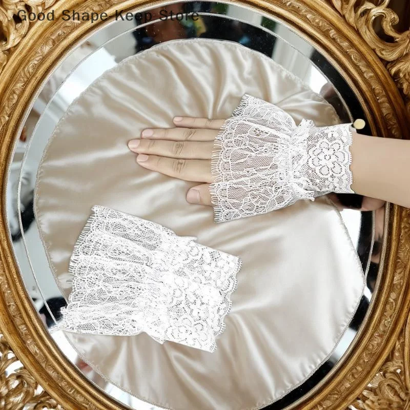 1 قطعة المرأة الأبيض والأسود مطوي الكفة الدانتيل أكمام أذرع تبريد وهمية مع شرابات قصيرة الزينة في الهواء الطلق الإكسسوارات