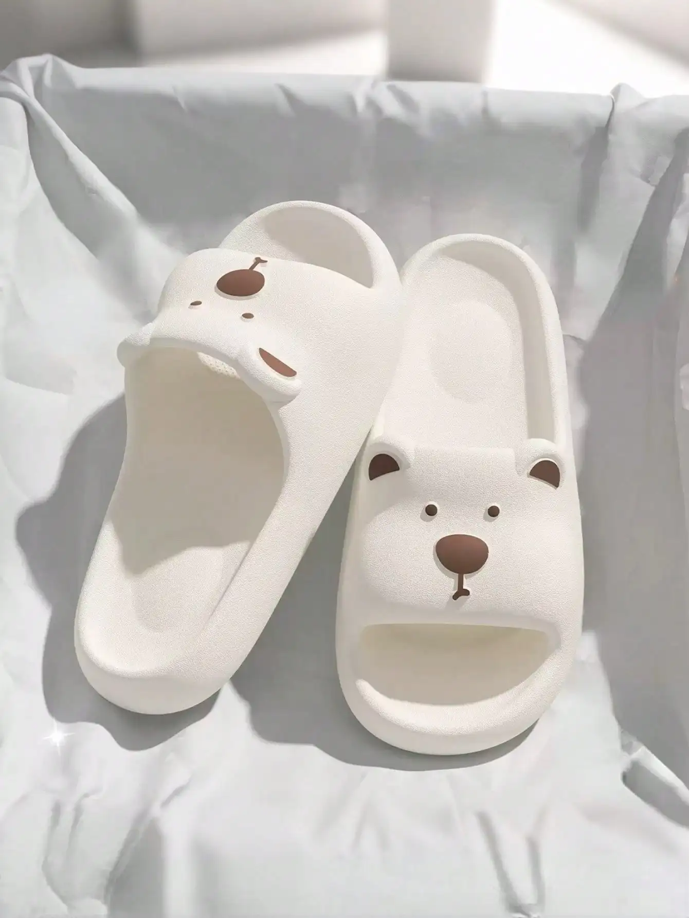 

Детские домашние шлепанцы на толстой подошве с мультяшным рисунком, мягкой подошвой и противоскользящими свойствами для ванной комнаты. Летний подарок.