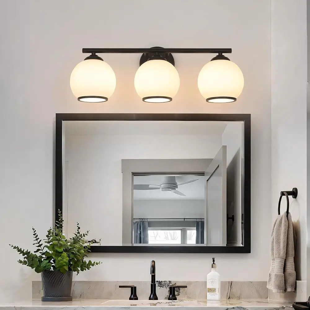 ضوء فانيتي أسود غير لامع حديث بثلاثة مصابيح مع ظلال زجاجية بلوري لتركيب جدار الحمام #6