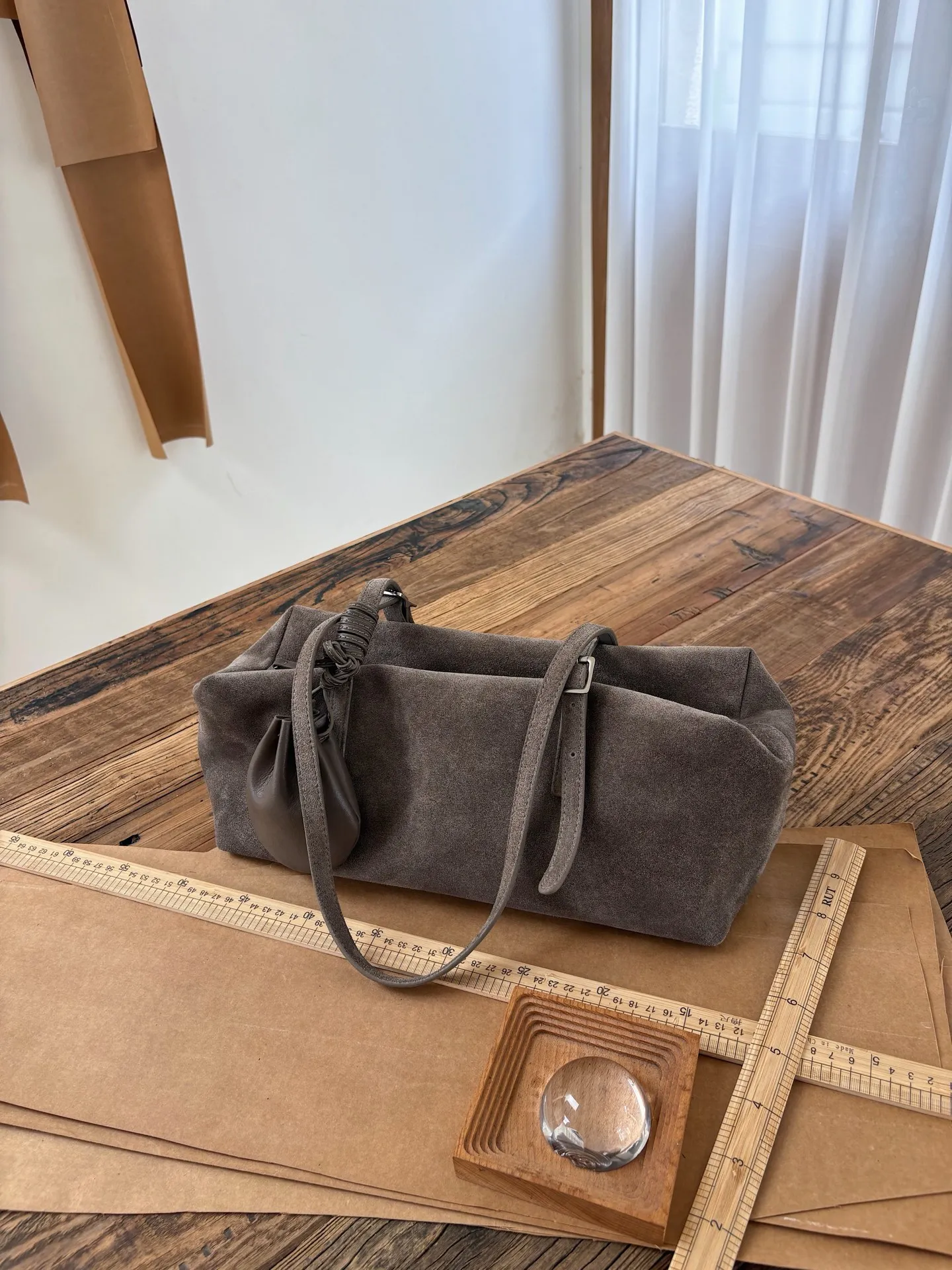 Maillard Tone Vintage Minimalist Boston Bag for Women, Stylish Premium Large Capacity Commuter Casual Shoulder Cowhide Handbag