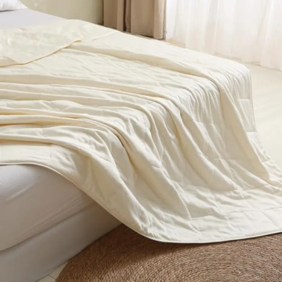 

Lightweight Quilt Blanket for Summer, Viscose from Bamboo Fabric and Filling, Natural, Breathable and Machine Washable-, Twin