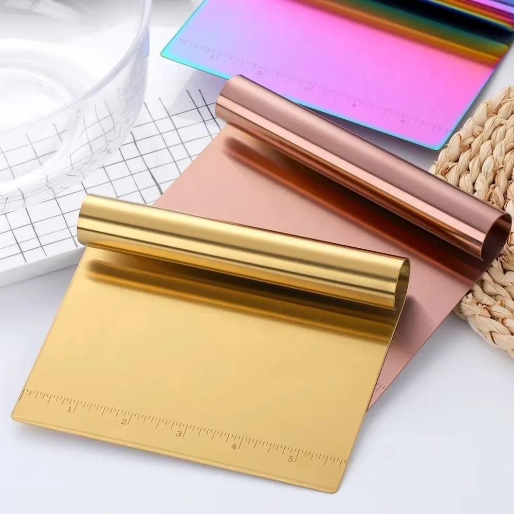 Cortador de masa de repostería de acero inoxidable, operación Manual, mango ergonómico, raspador de Pizza, marcas transparentes, agarre cómodo, divisor de pastel