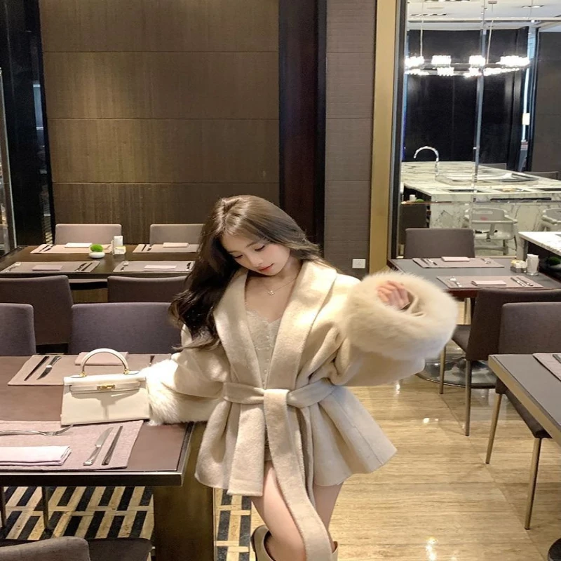 

Lace-Up Short Overcoat Women's Coat Office Lady Elegant Woolen Furry Patchwork Long Sleeve Coats 2025 New Loose Cardigan Jackets