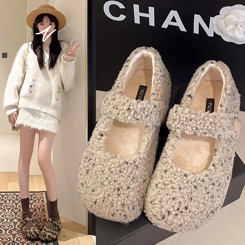 

2025 Women's Flat Retro Rubber Cotton Shoes Warm Fleece Lined Versatile for Outdoor Autumn Winter Single Shoes