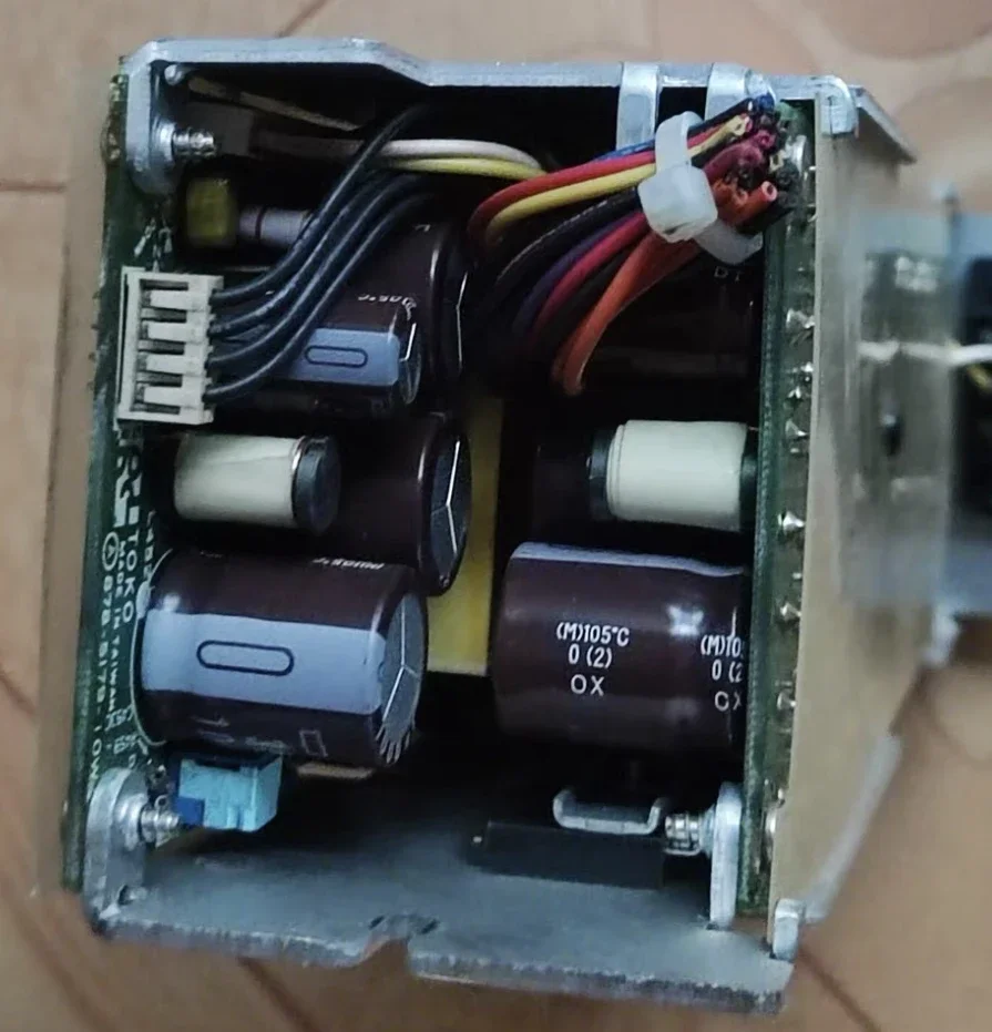 Second-hand multi-output power supply 8200E116A