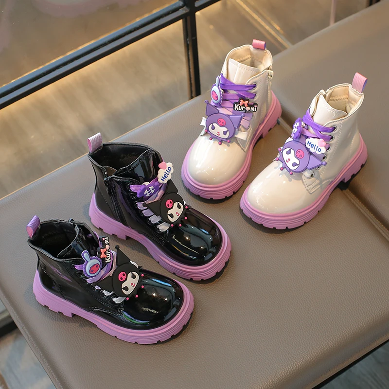 

Детская обувь принцессы, милые кожаные ботинки Kuromi на мягкой подошве для девочек, удобные нескользящие новые детские короткие сапоги на осень-зиму 202, милые