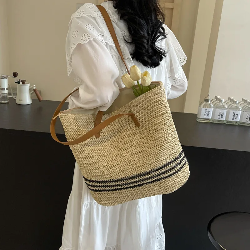 2025 New Large Capacity Fashionable Hand Spring/Summer Collection Women's Versatile Shoulder Straw Woven Tote Bag