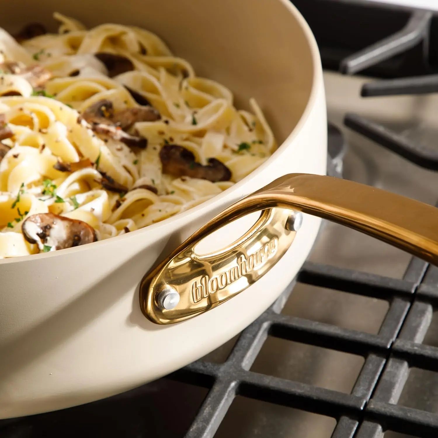 الأشياء المفضلة لدى أوبرا - 6 كيو تي من الألومنيوم عالي التحمل وخالي من مادة PFA من السيراميك غير اللاصق/مقلاة عميقة مع غطاء - آل