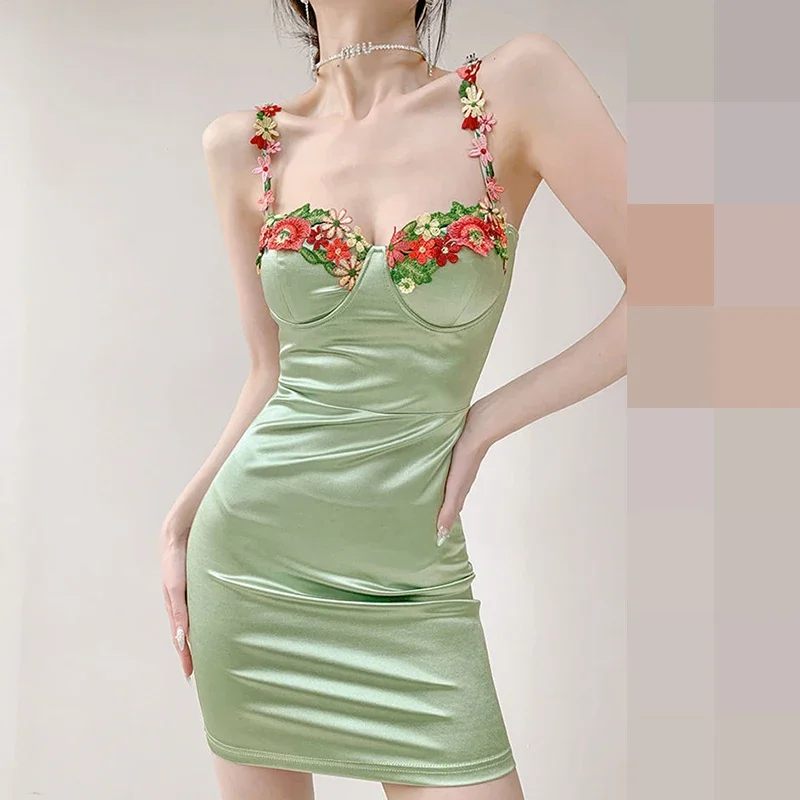 Guiyun American Hot Girl Green Flower Embroidered Strap Dress Women's Summer Dopamine Waist slimming A-line Dress