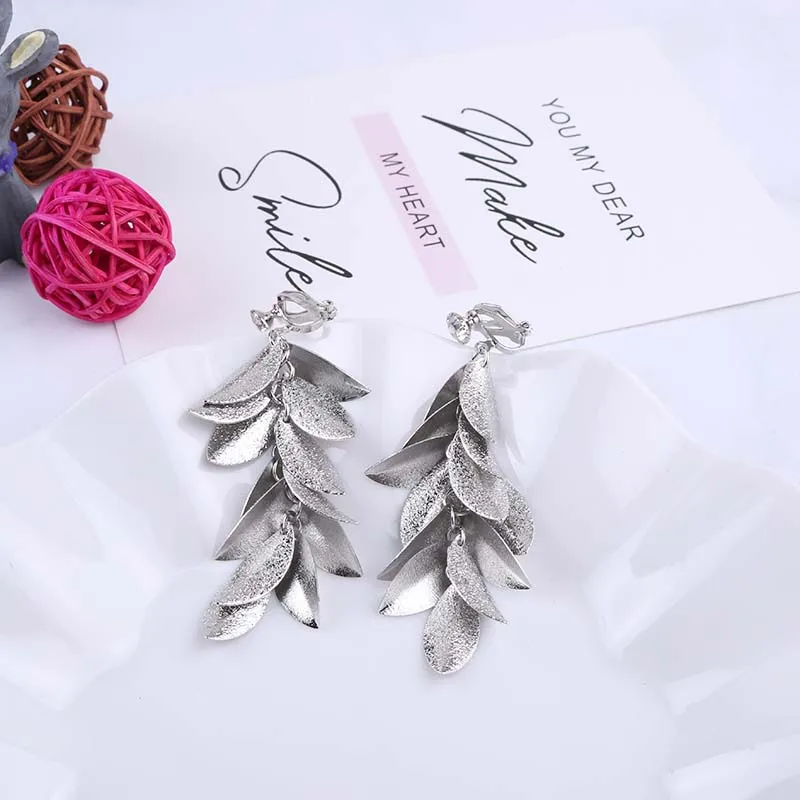 Trendy Glitter Metal Leaves String Clip On Earrings For Female Party Ear Clips Luxury Attractive No Pierced Clip Earring Gift